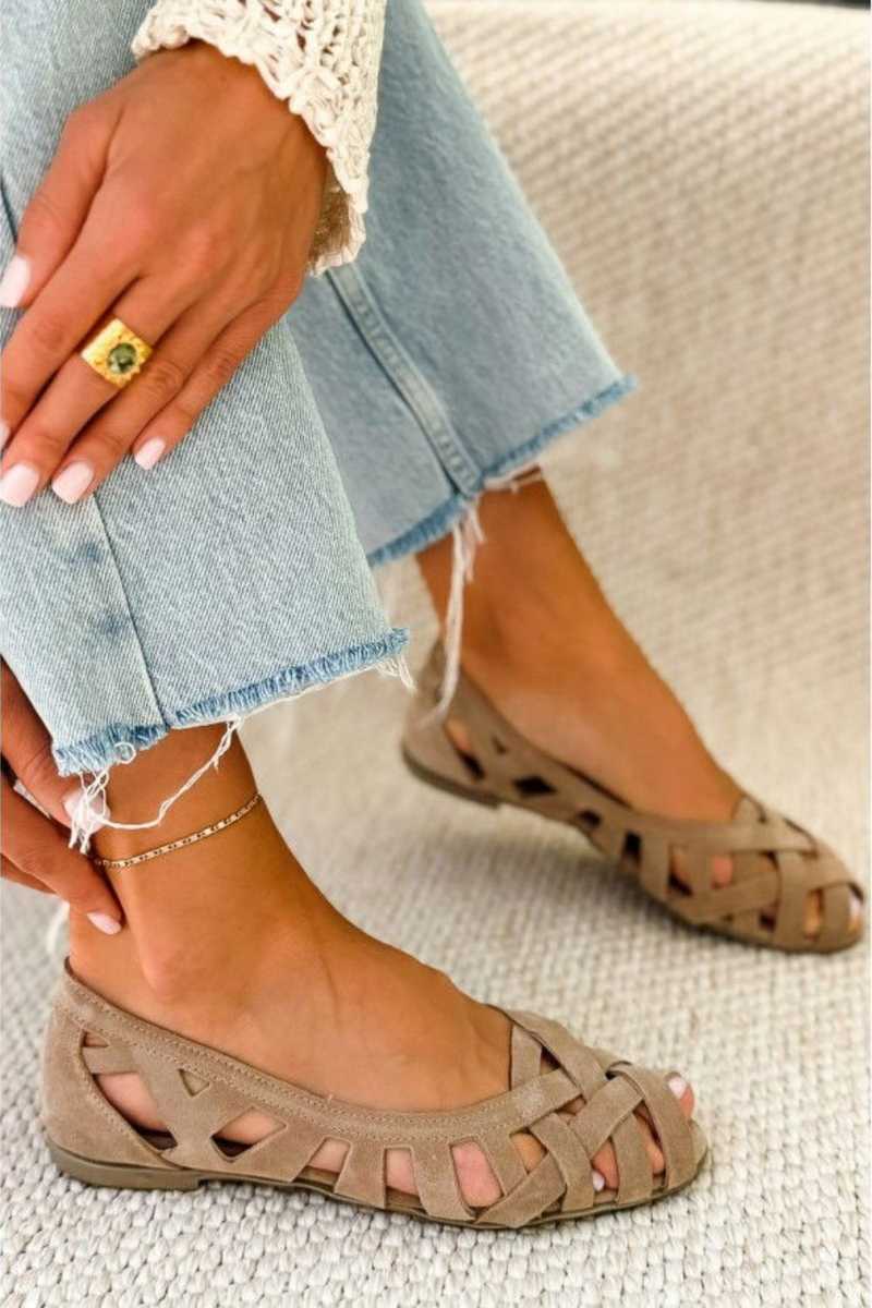 Hina | Flat Sandals with Open Toe and Woven Material