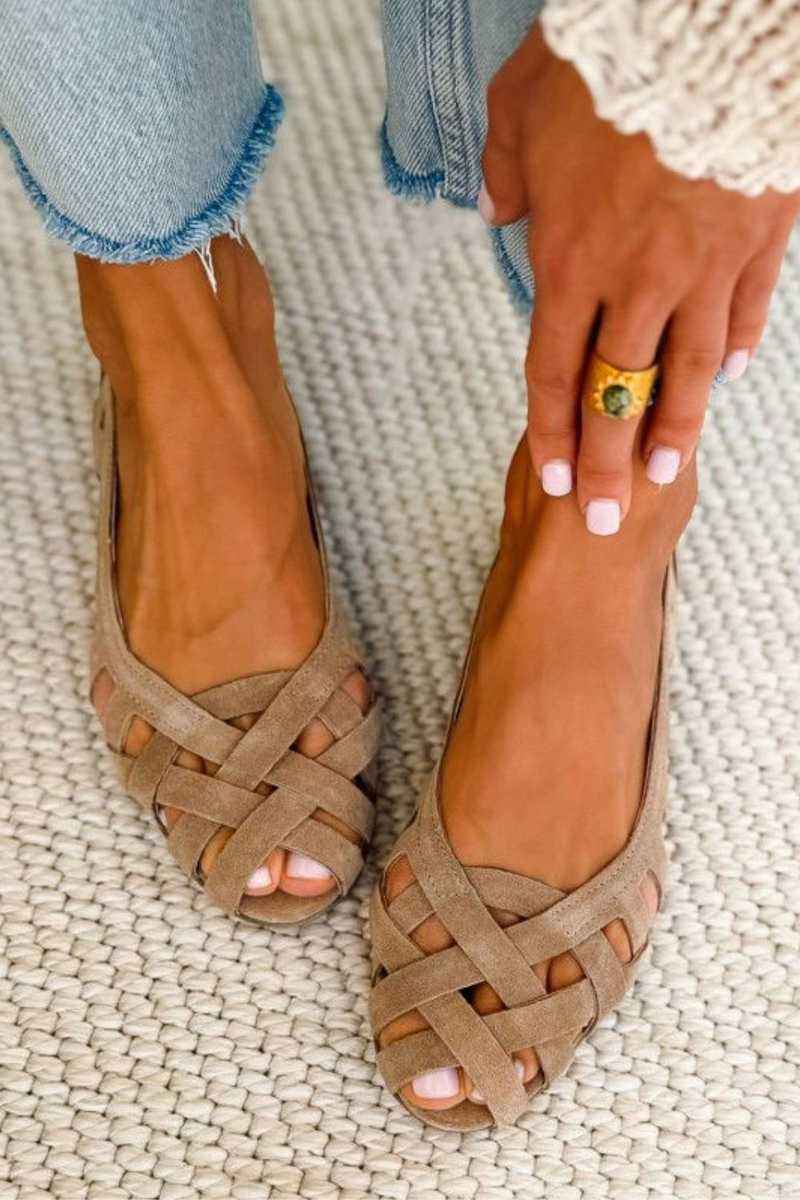 Hina | Flat Sandals with Open Toe and Woven Material